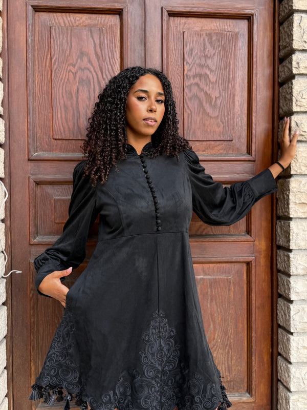 ABITO DONNA AMOSA IN SUEDE CON NAPPINE E RICAMI